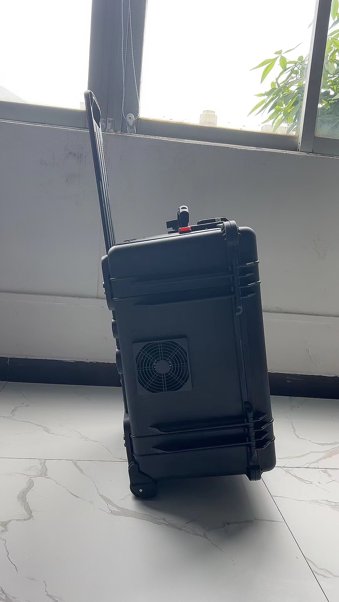 静乐手拉箱型移动通信干扰器